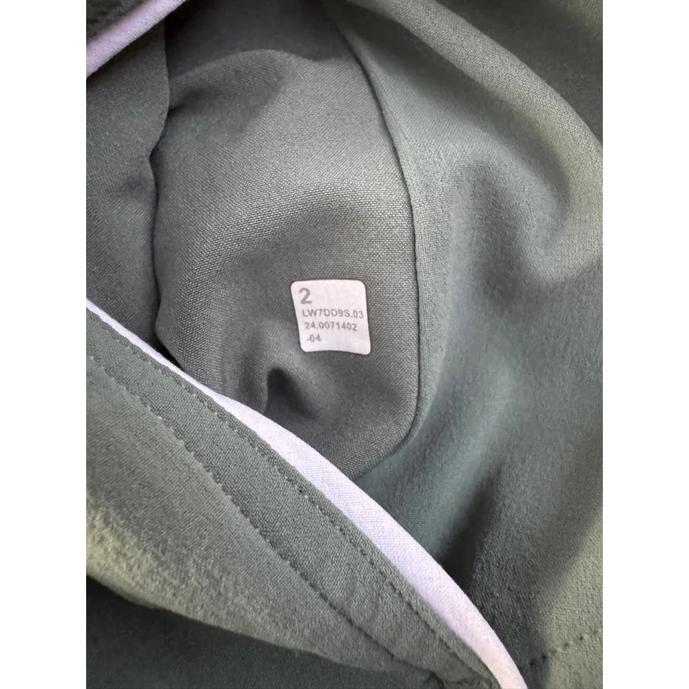 Lululemon shorts - Picture 4 of 4